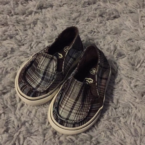 teeny toes Other - Teeny Toes size 2W- boys plaid slip on shoes